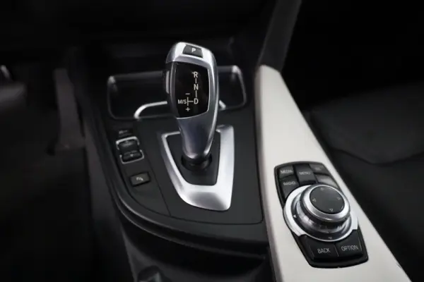 BMW 320 d Aut. Luxury Line 17
