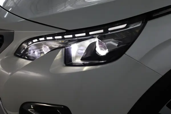 Peugeot 3008 1.5 BlueHDi GT Line EAT8 25