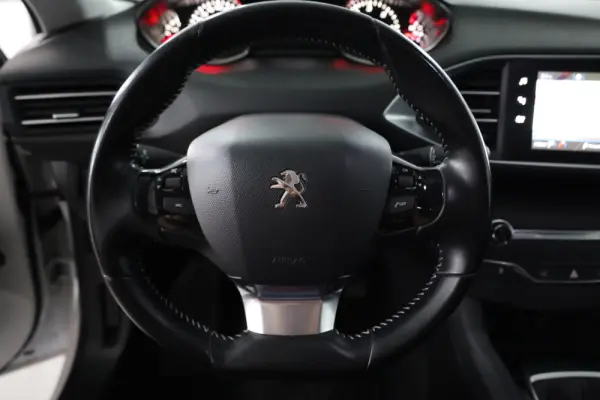 Peugeot 308 SW 1.6 BlueHDi Allure 7