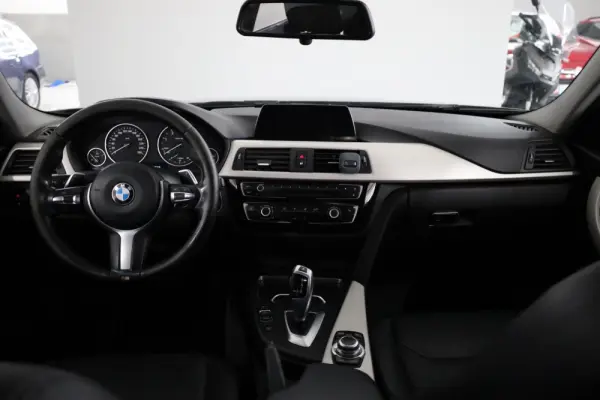 BMW 320 d Aut. Luxury Line 12