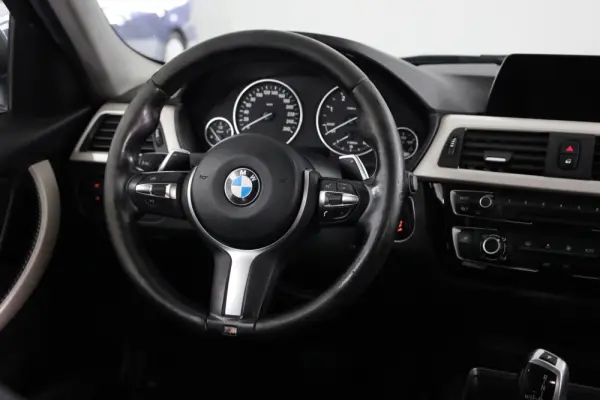 BMW 320 d Aut. Luxury Line 14