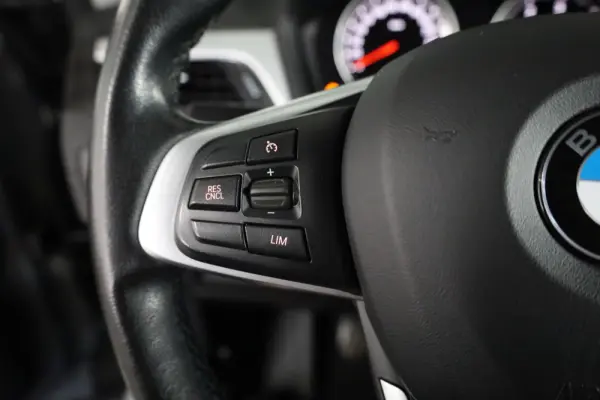 BMW X2 18 d sDrive 10