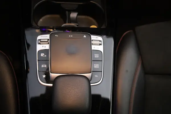 Mercedes-Benz A 180 d 7G-DCT AMG Line 15