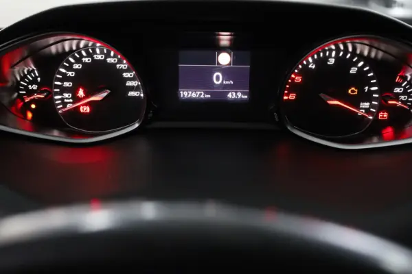 Peugeot 308 SW 1.6 BlueHDi Allure 10