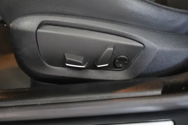 BMW 520 d Pack M Auto 10