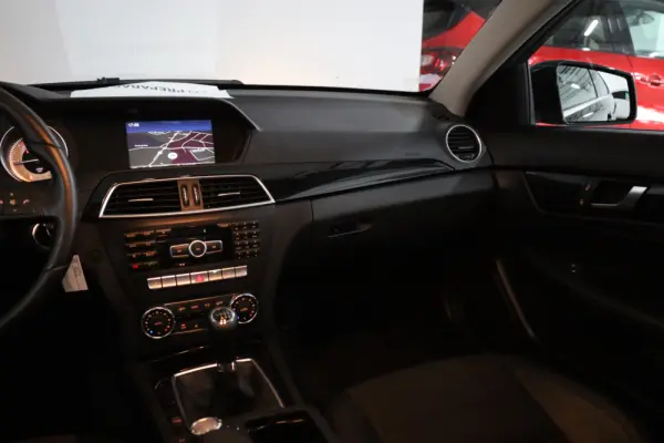 Mercedes-Benz C 220 CDI DPF (BlueEFFICIENCY) 14