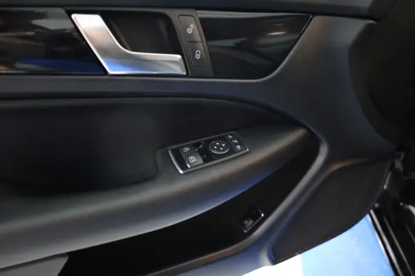 Mercedes-Benz C 220 CDI DPF (BlueEFFICIENCY) 7