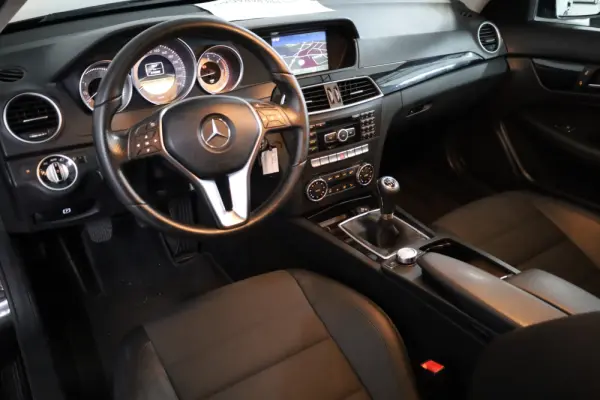 Mercedes-Benz C 220 CDI DPF (BlueEFFICIENCY) 15