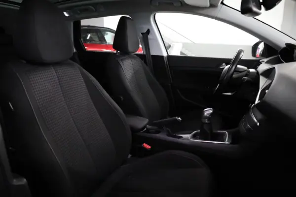 Peugeot 308 SW 1.6 BlueHDi Allure 13