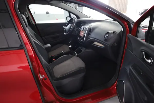 Renault Captur 1.3 TCe Exclusive 8