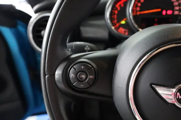 MINI 3 Portas Cooper D 15