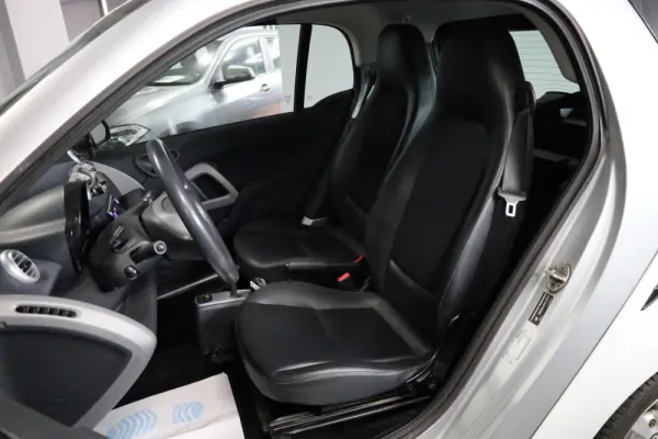 Smart ForTwo Coupé 1.0 mhd Pure 71 Softouch 6