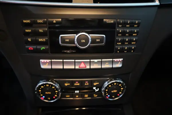 Mercedes-Benz C 220 CDI DPF (BlueEFFICIENCY) 11