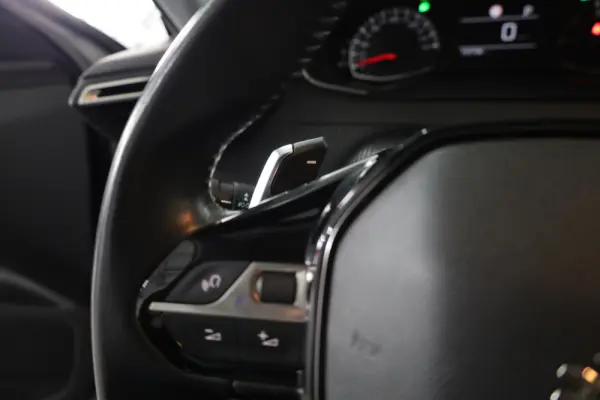 Peugeot 2008 Active Pack EAT8 9