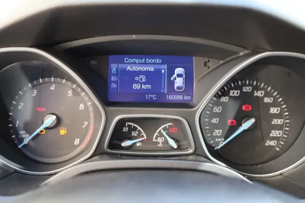 Ford Focus 1.0 EcoBoost S&S Champions Edition 7