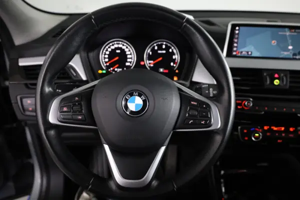 BMW X2 18 d sDrive 9