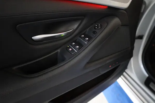 BMW 520 d Pack M Auto 8