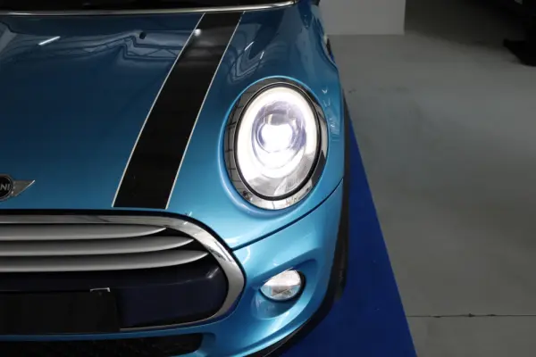 MINI 3 Portas Cooper D 6