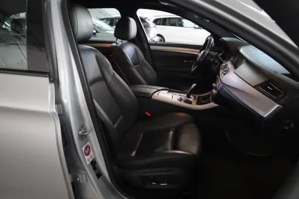 BMW 520 d Pack M Auto 6