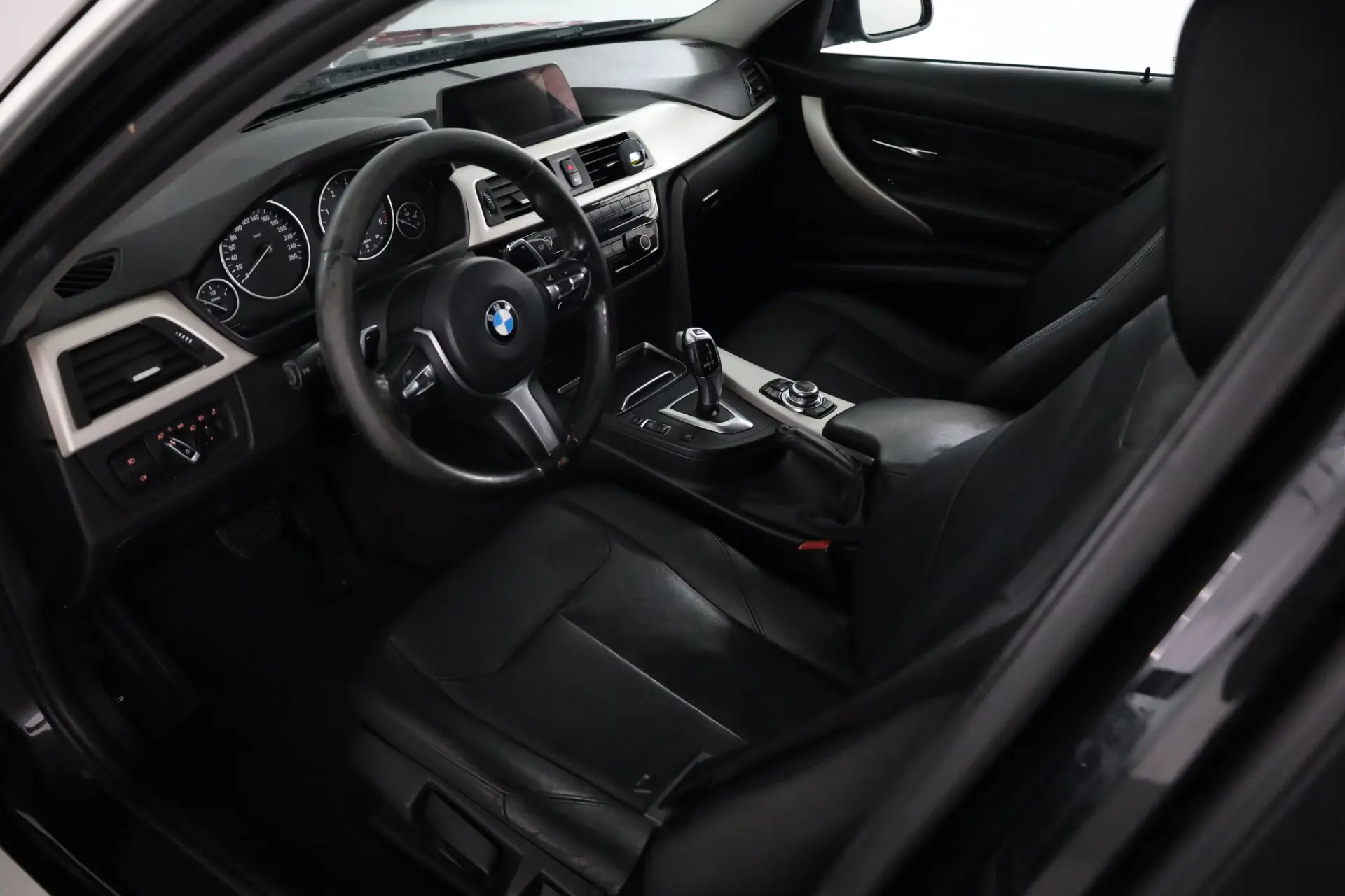 BMW 320 d Aut. Luxury Line 15