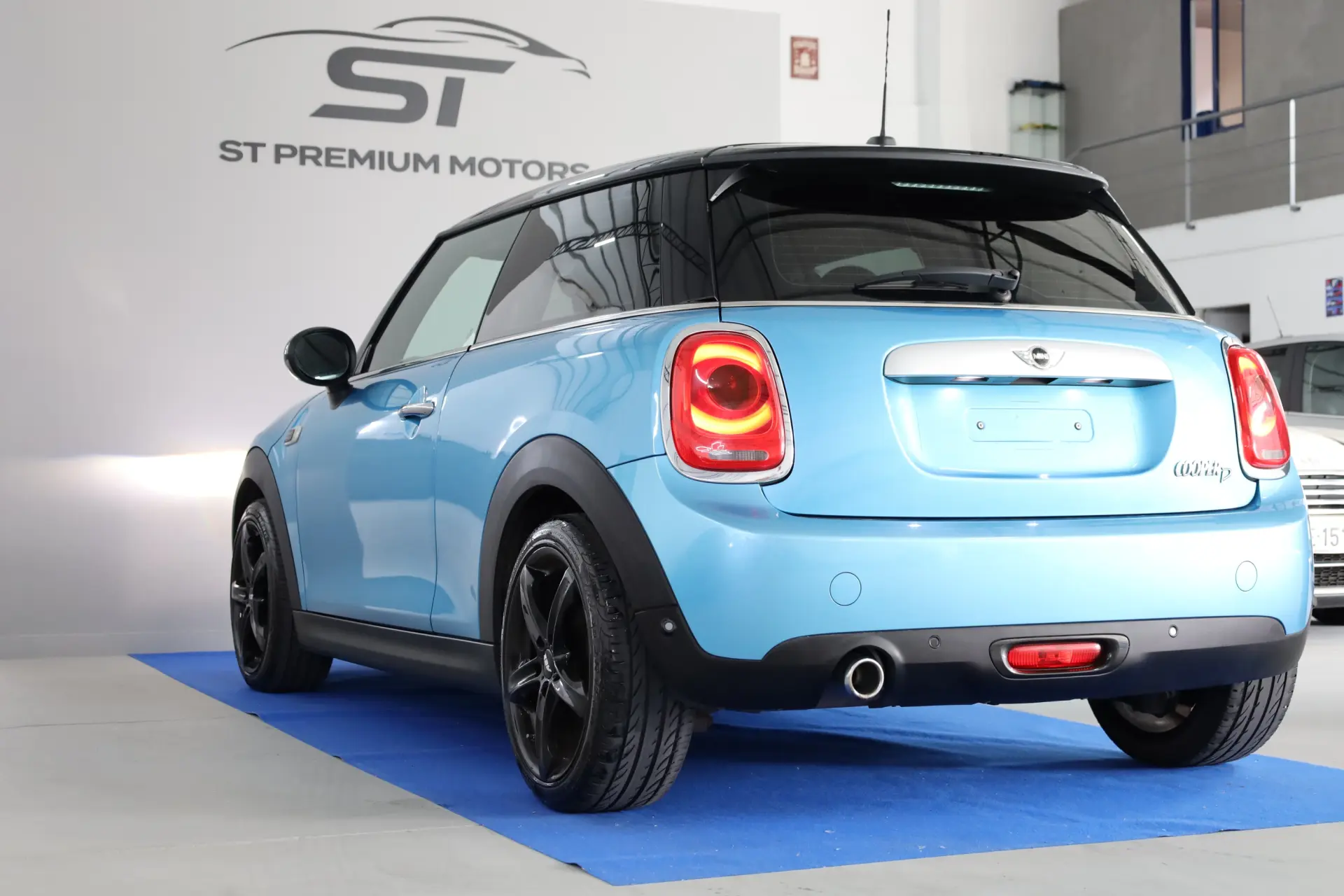 MINI 3 Portas Cooper D 21