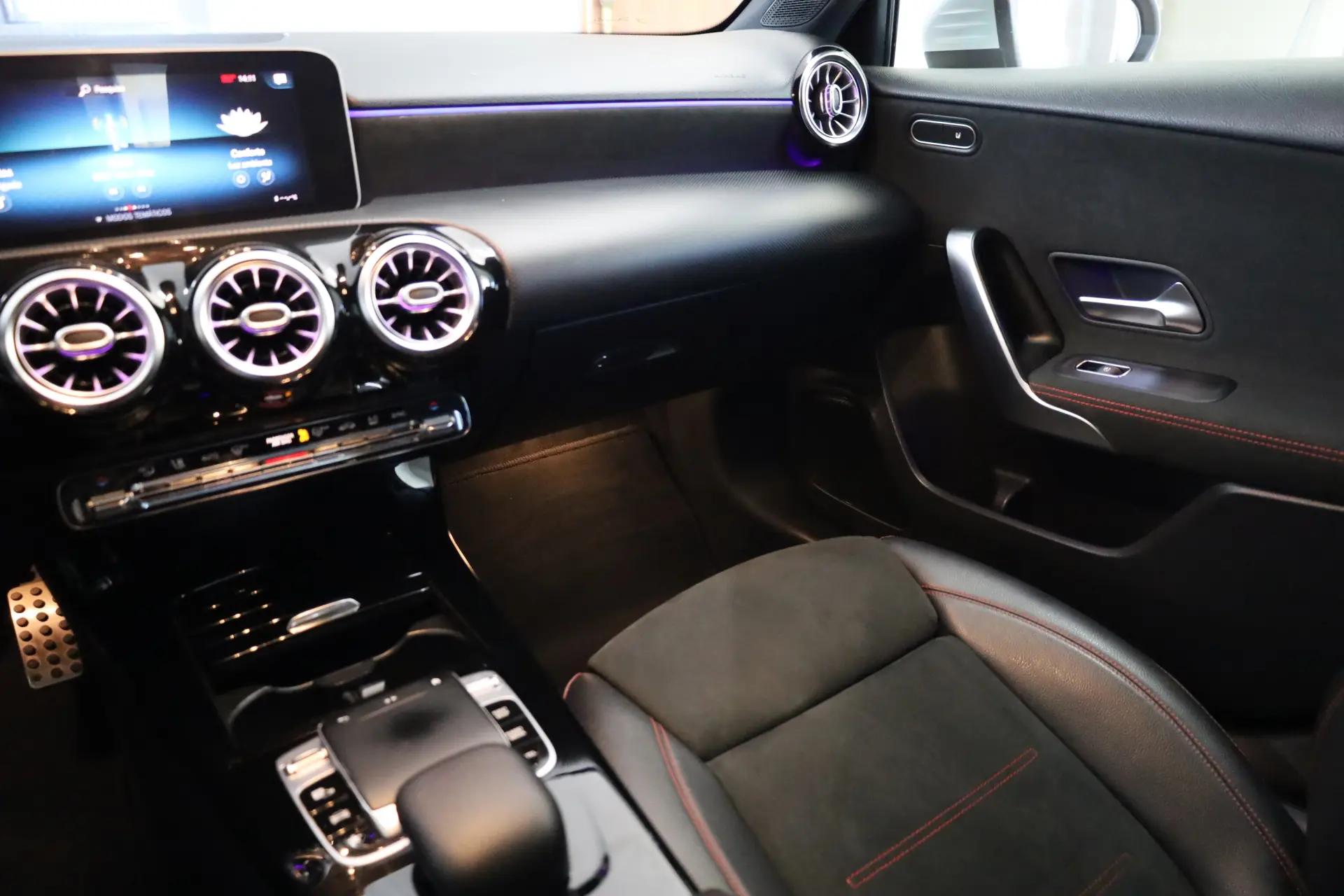 Mercedes-Benz A 180 d 7G-DCT AMG Line 18