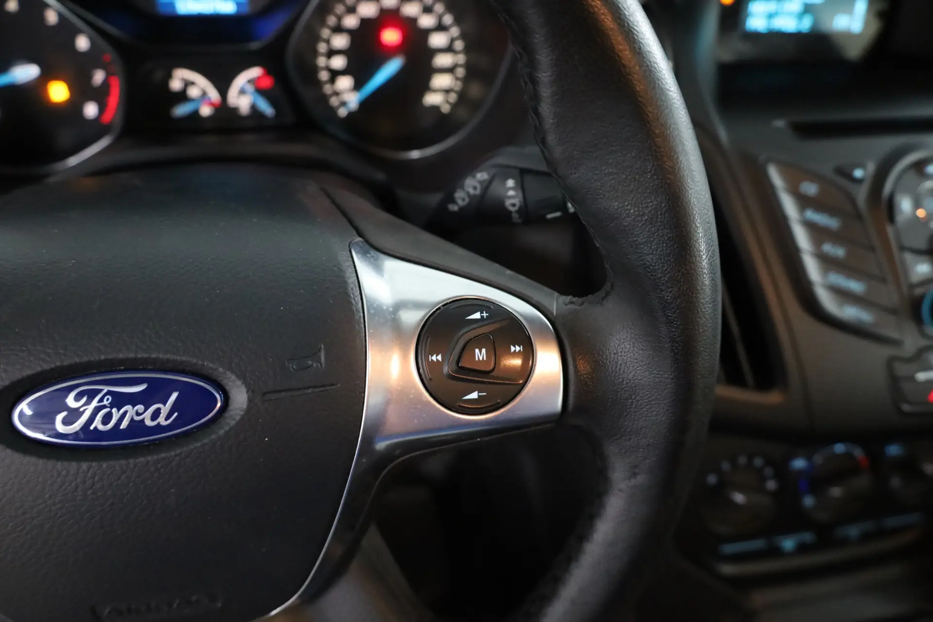 Ford Focus 1.0 EcoBoost S&S COOL&CONNECT 10