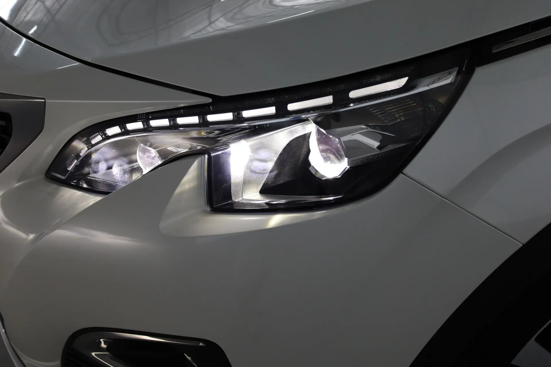 Peugeot 3008 1.5 BlueHDi GT Line EAT8 25