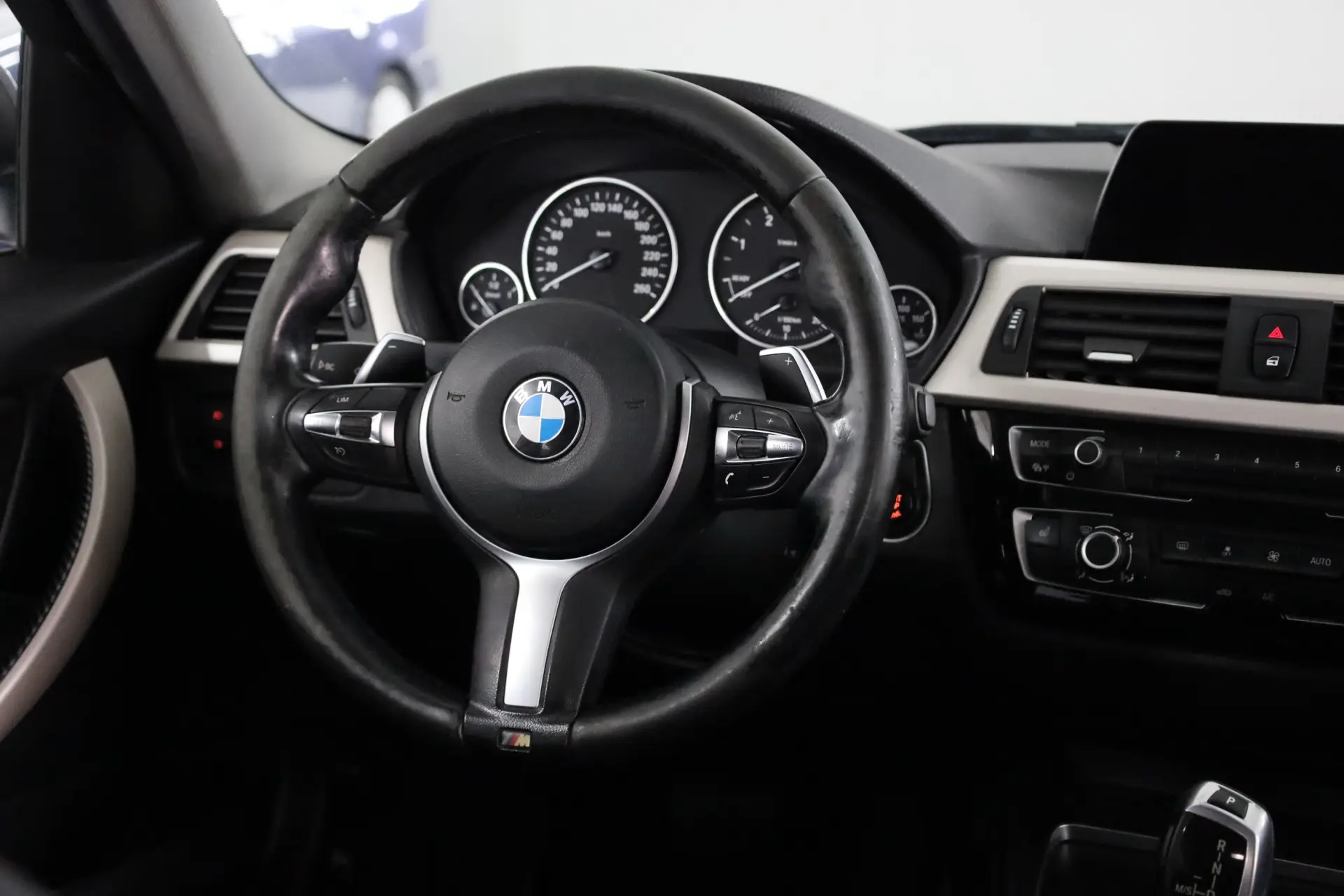 BMW 320 d Aut. Luxury Line 14