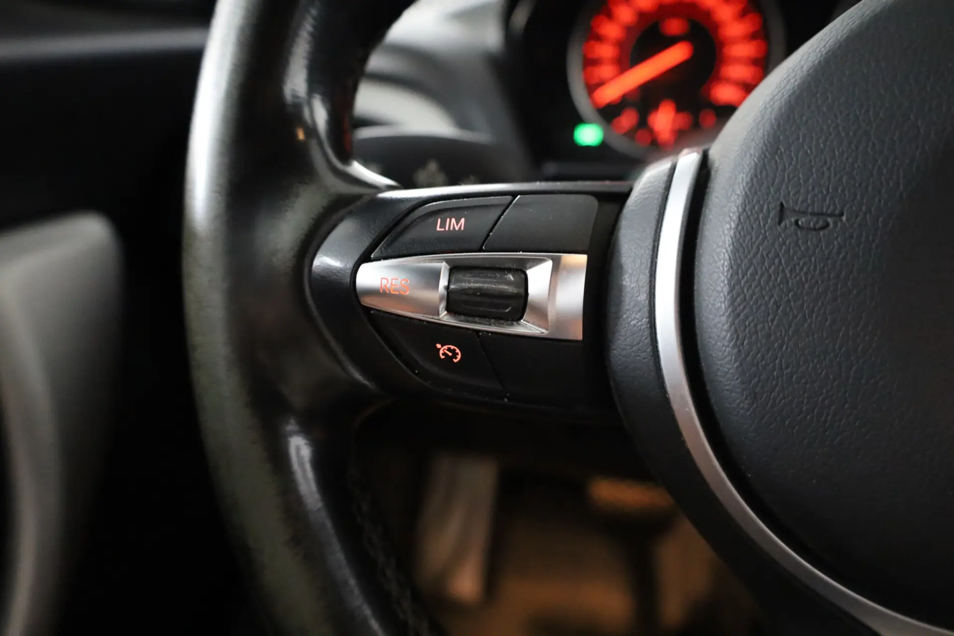 BMW 118 d Aut. M Sport 8