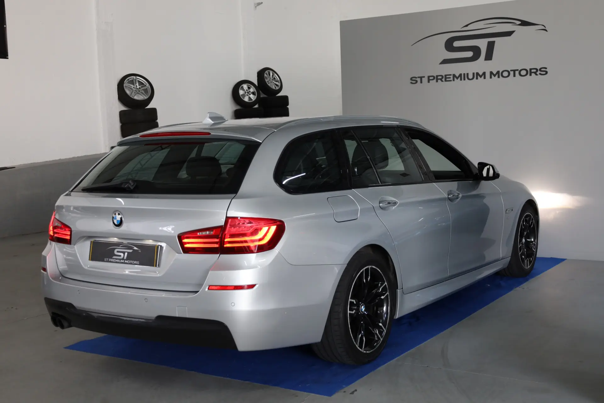 BMW 520 d Pack M Auto 32