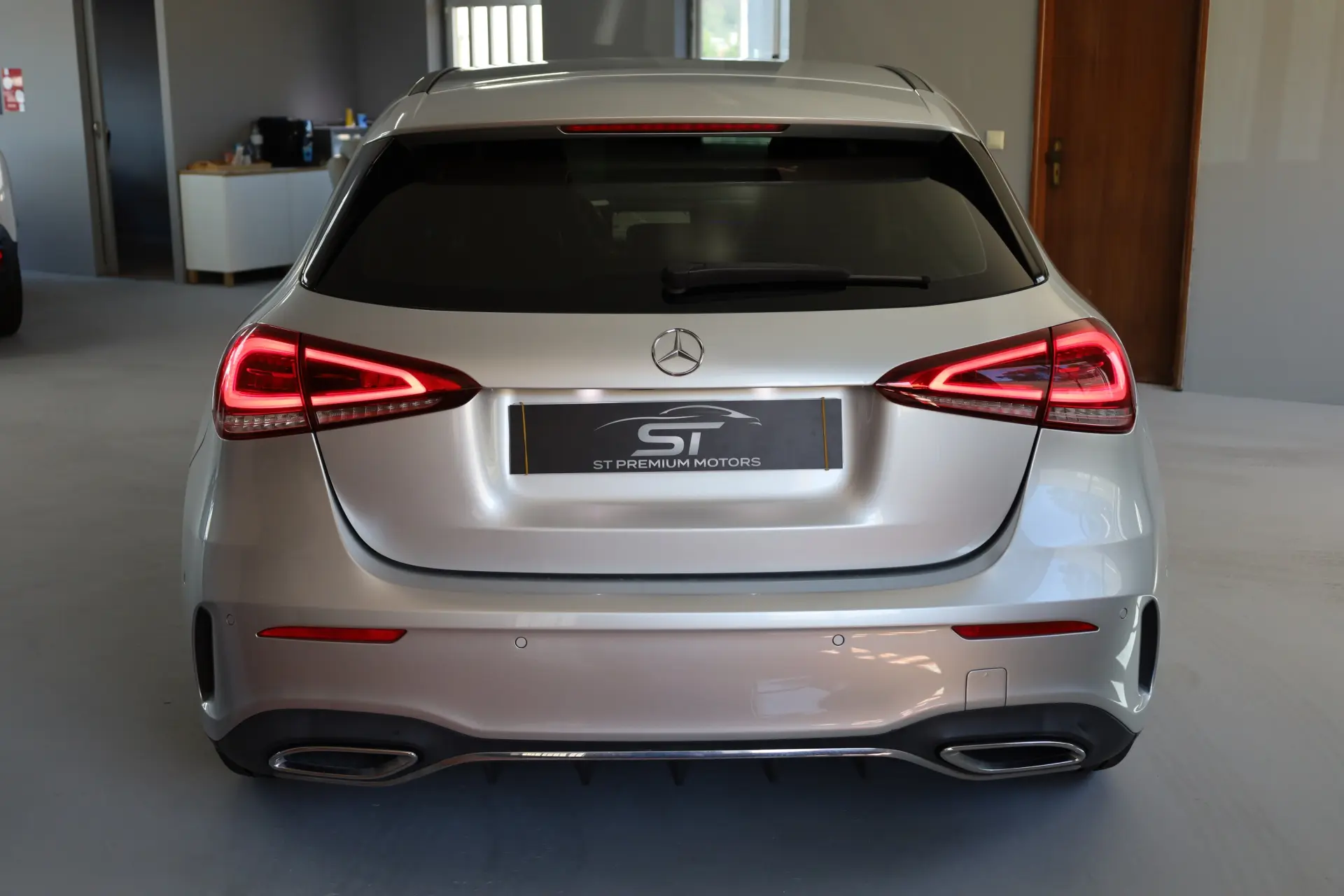 Mercedes-Benz A 180 d 7G-DCT AMG Line 23
