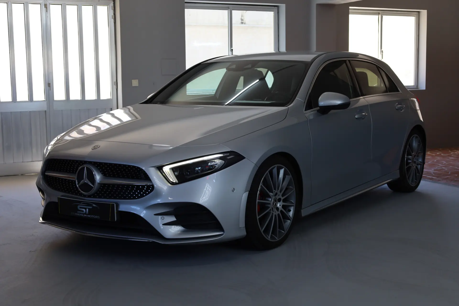 Mercedes-Benz A 180 d 7G-DCT AMG Line 2