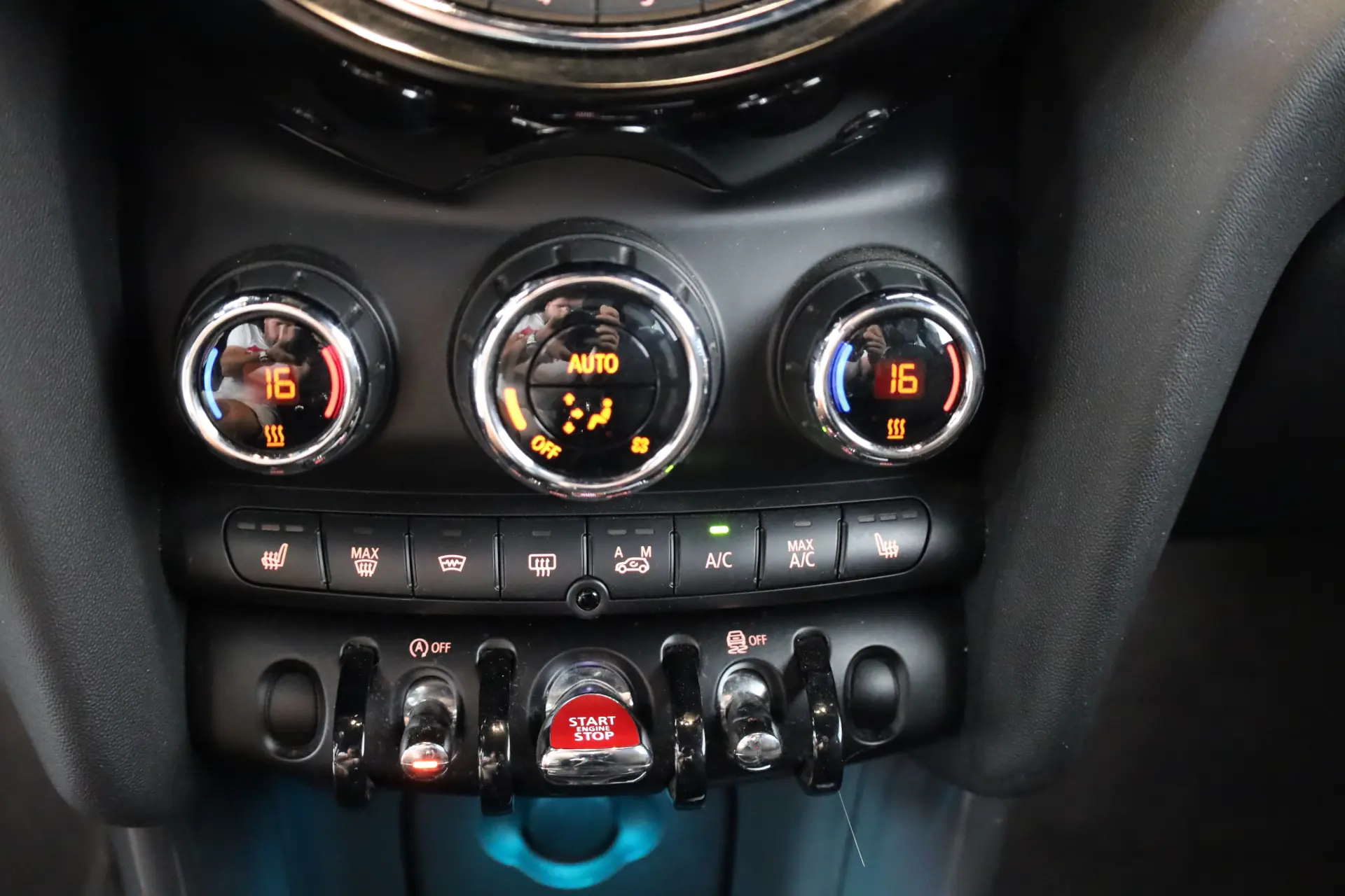 MINI 3 Portas Cooper D 17