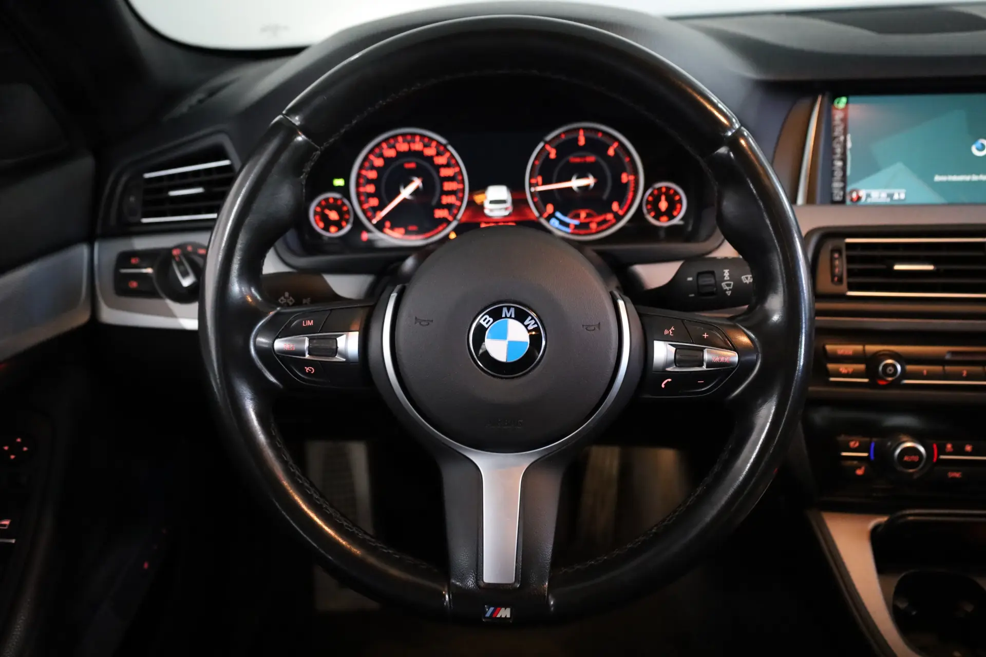 BMW 520 d Pack M Auto 23