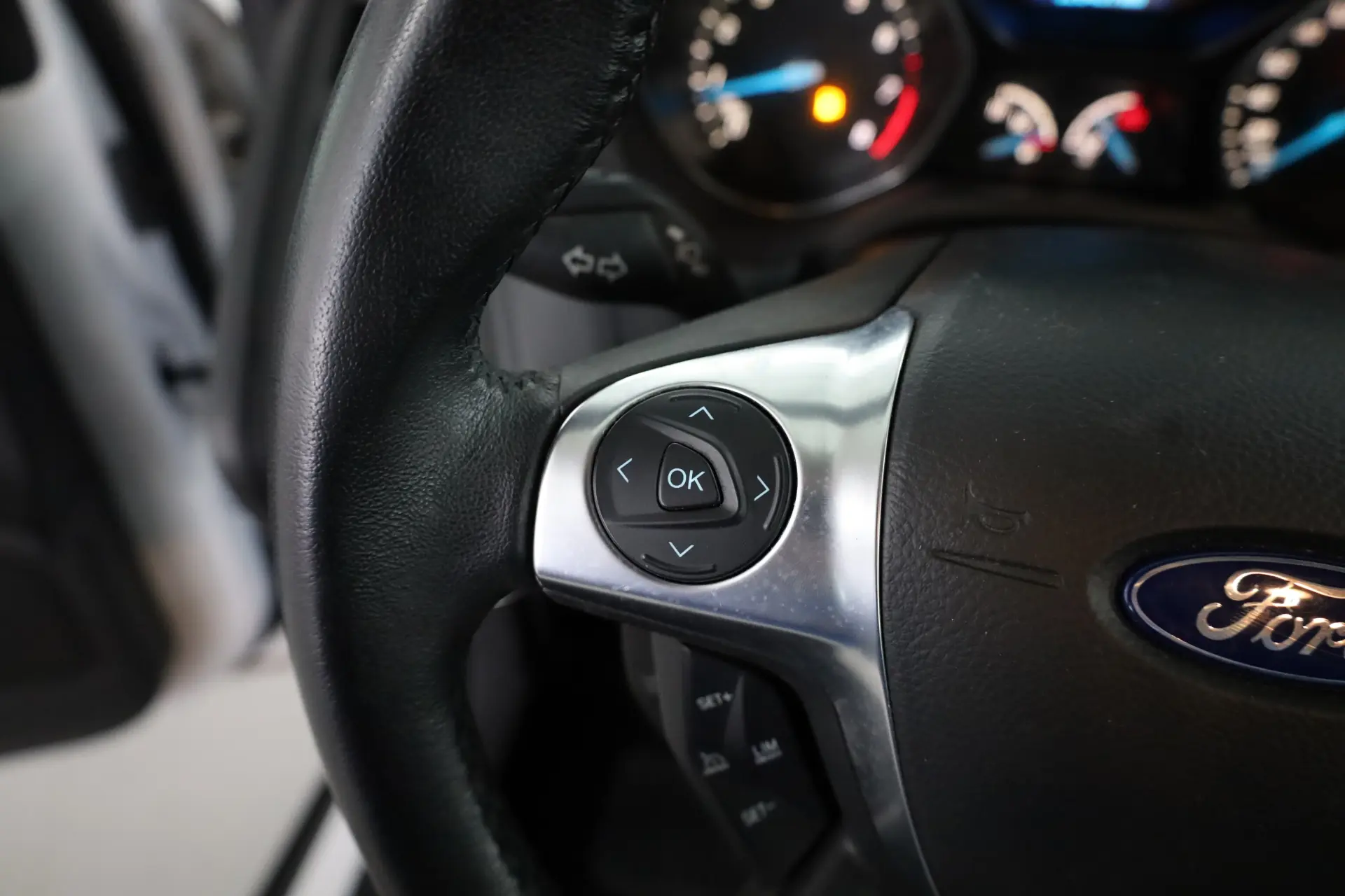 Ford Focus 1.0 EcoBoost S&S COOL&CONNECT 9