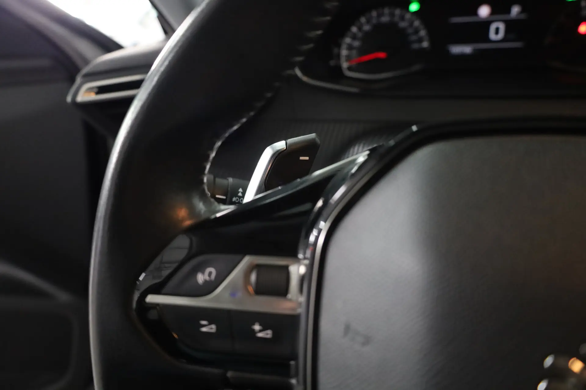 Peugeot 2008 Active Pack EAT8 9