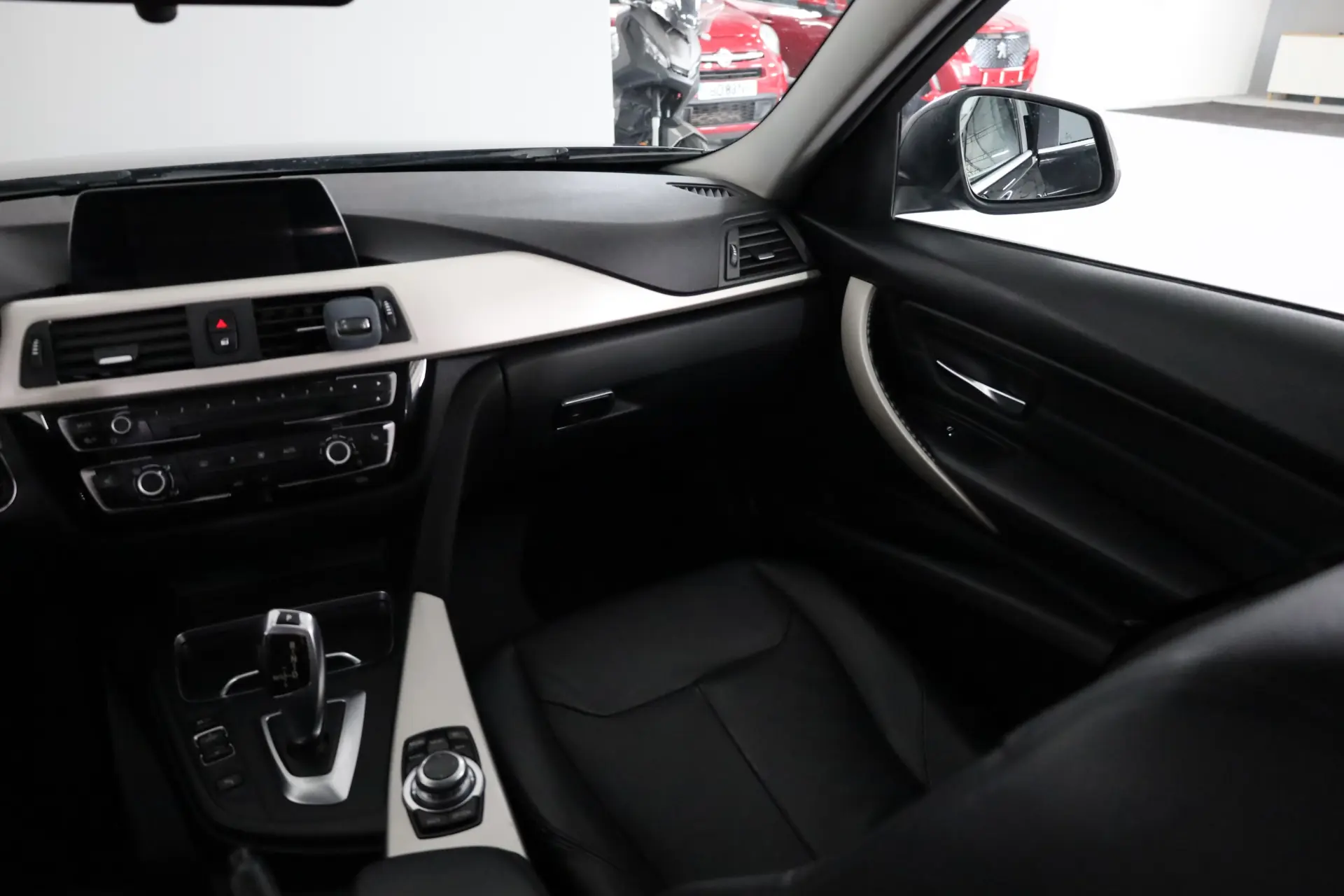 BMW 320 d Aut. Luxury Line 16