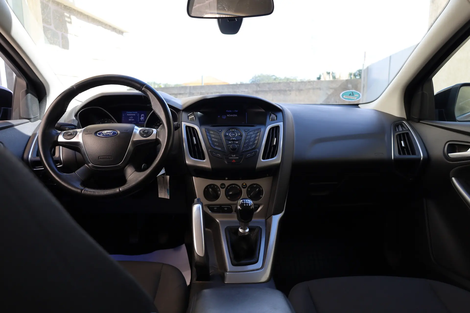 Ford Focus 1.0 EcoBoost S&S Champions Edition 18