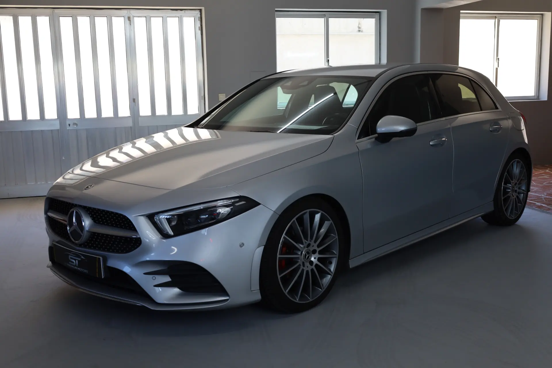 Mercedes-Benz A 180 d 7G-DCT AMG Line 1