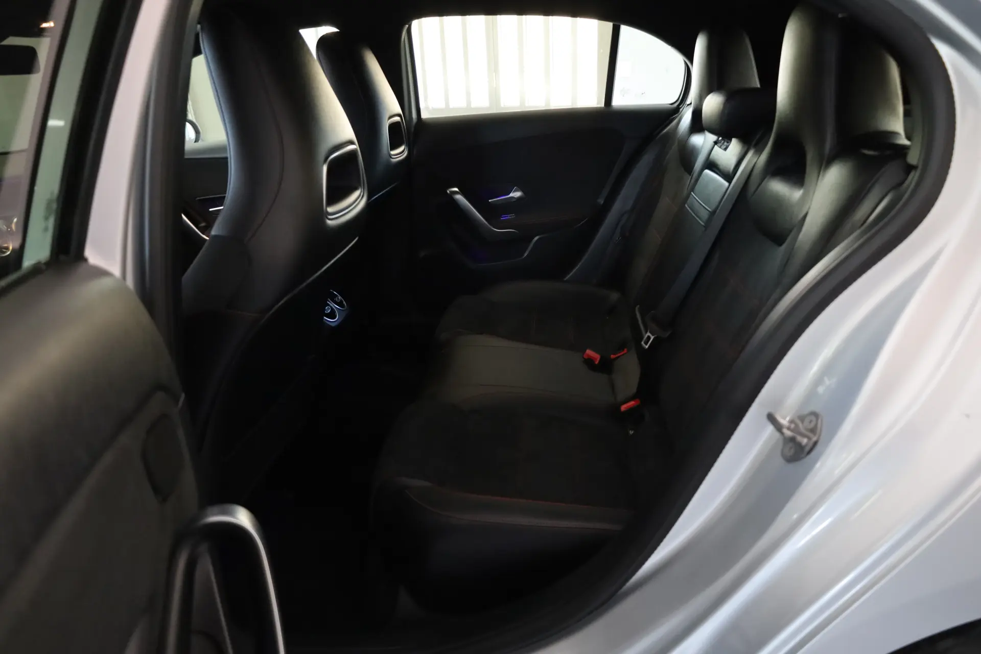 Mercedes-Benz A 180 d 7G-DCT AMG Line 19