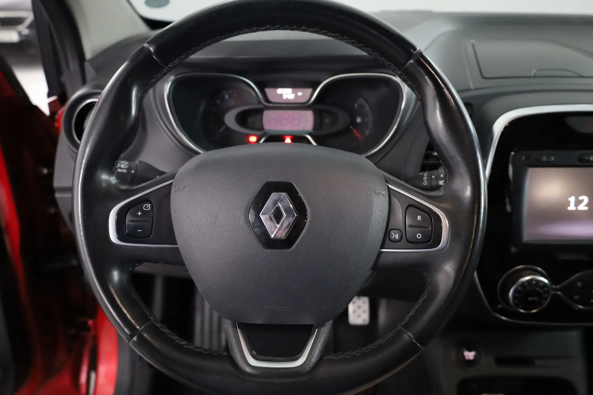 Renault Captur 1.3 TCe Exclusive 12