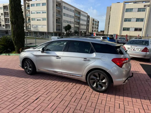 Citroën DS5 2.0 HDi Hy4 So Chic CMP6 102g 3