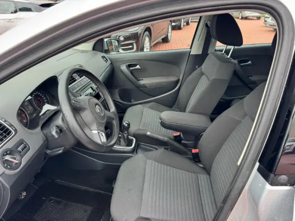 Volkswagen Polo 1.2 TSi Trendline 10