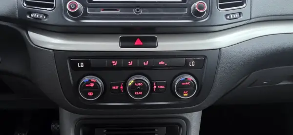 SEAT Alhambra 2.0 TDI Reference 38