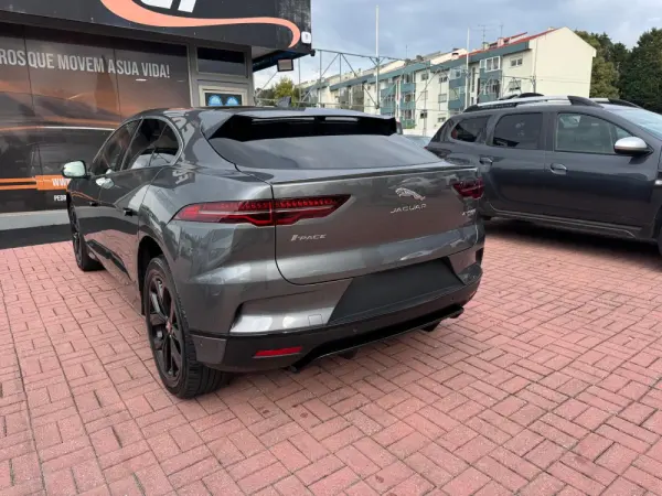 Jaguar I-Pace 35