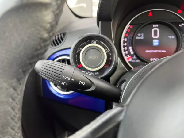 Abarth 500e C Outro 30