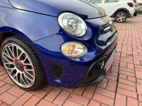 Abarth 500e C Outro 38