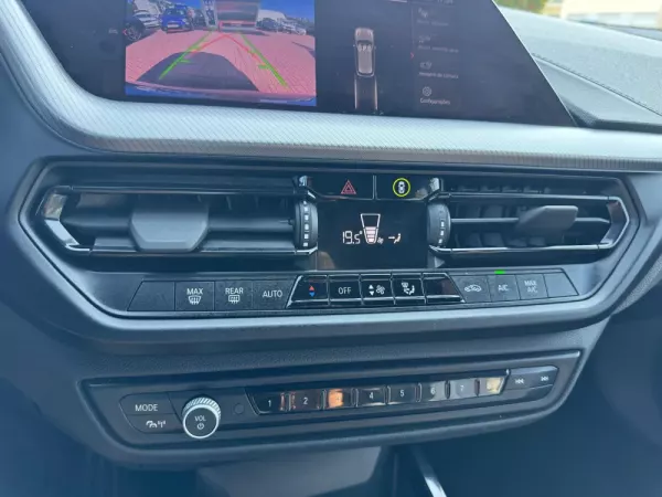 BMW 116 d Pack Desportivo M Auto 26