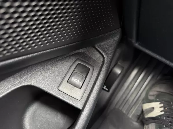 BMW 320 d Touring Auto 29